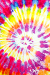 OVERSIZED RAINBOW TIE-DYE TOWEL